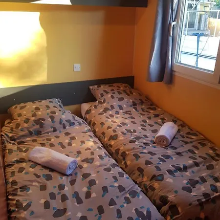 Cottage Flottant Option Jacuzzi Prive Terrasse Vue Sur L'Eau Cite Gastronomie * Dijon